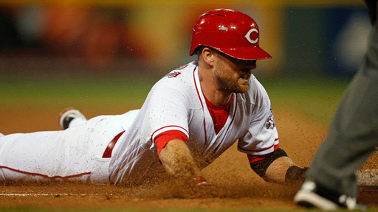 JT Realmuto homers twice, Marlins beat slumping Reds 5-4 (Jul 22, 2017)